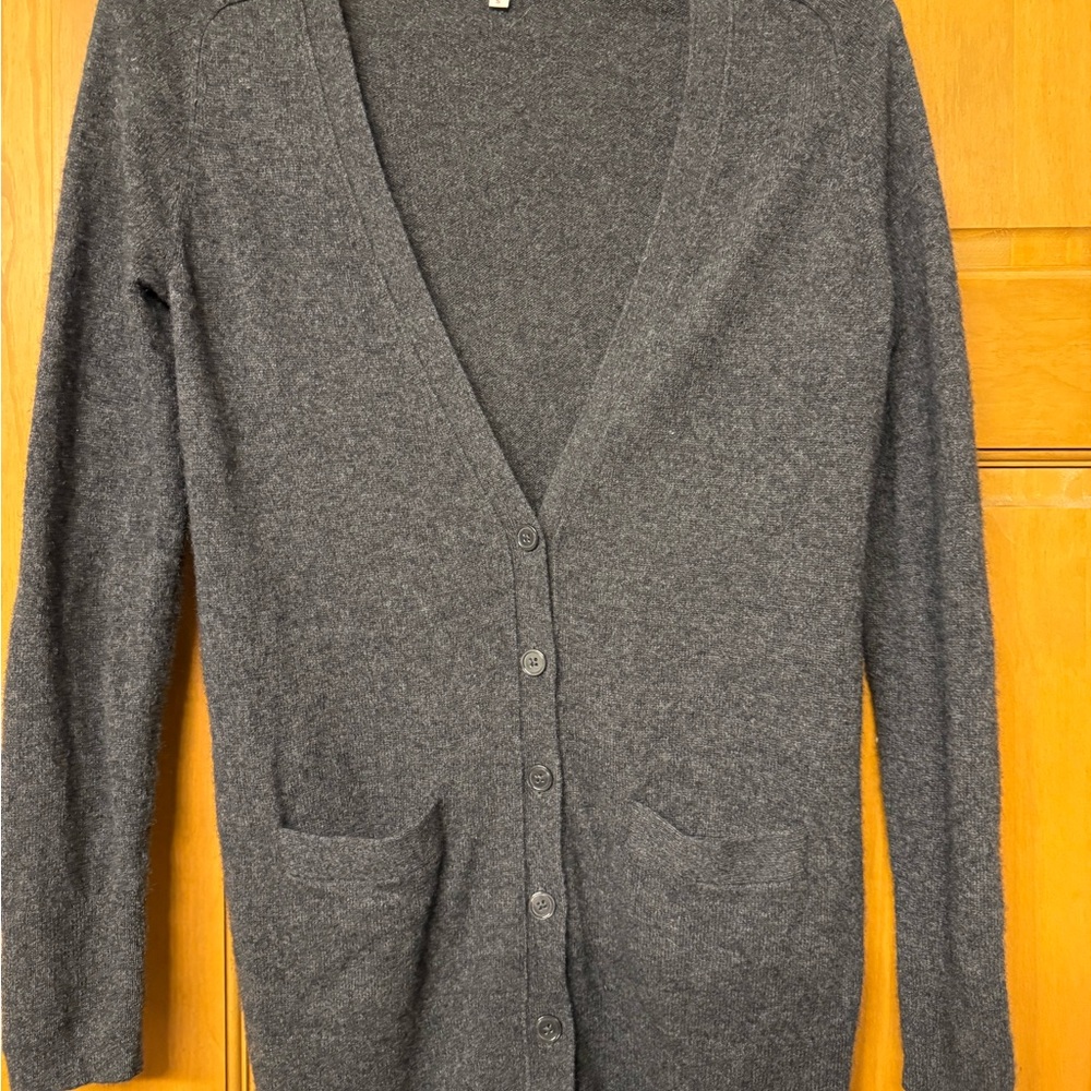 Lark & Ro Women's Charcoal Cashmere Cardigan Sweater